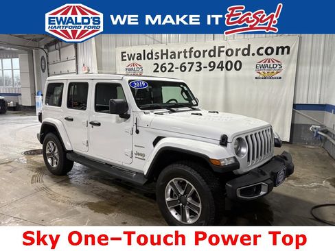 Used 2019 Jeep Wrangler Unlimited Sahara image 2