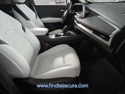 Used 2024 Cadillac XT4 Sport image 17