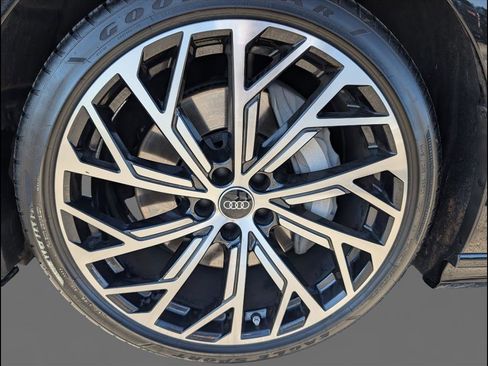 Used 2023 Audi A8 L 3.0T image 25