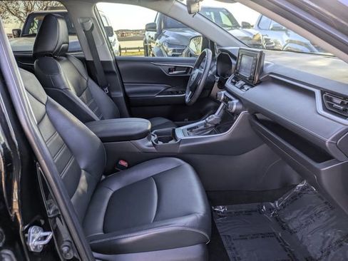 Used 2021 Toyota RAV4 XLE Premium image 33