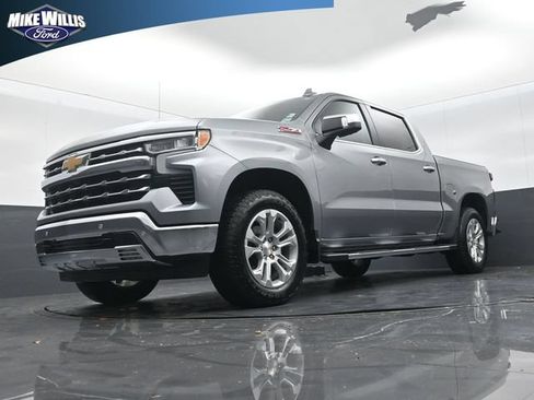 Used 2025 Chevrolet Silverado 1500 LTZ w/ LTZ Premium Package AWD/4WD image 19