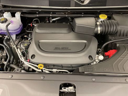 New 2026 Chrysler Pacifica Select image 16