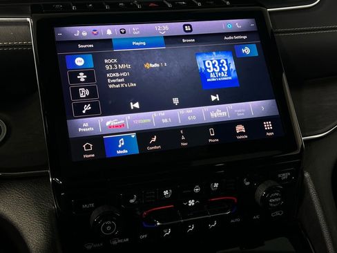 Used 2023 Jeep Grand Cherokee L Overland w/ Trailer Tow Group (B) image 21