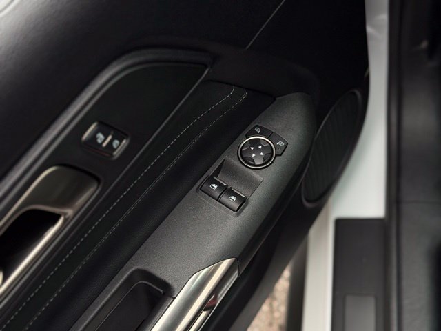 Used 2016 Ford Mustang Shelby GT350 w/ Technology Package RWD image 31