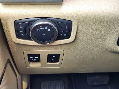 Used 2020 Ford F150 Lariat RWD image 18
