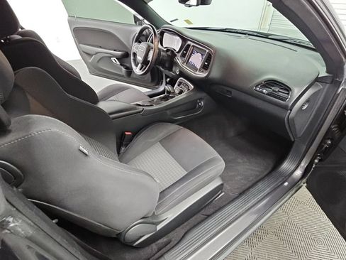 Used 2019 Dodge Challenger R/T w/ Driver Convenience Group RWD image 33
