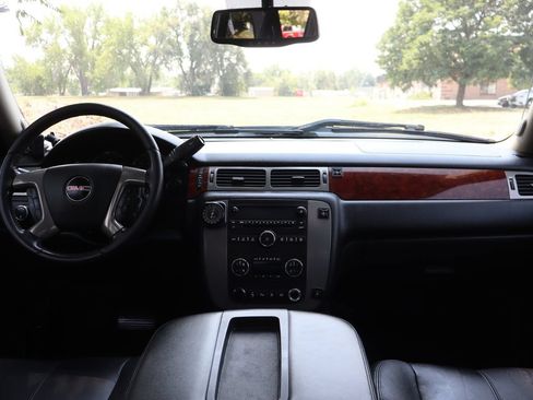 Used 2011 GMC Sierra 2500 SLT w/ SLT Convenience Package AWD/4WD image 16