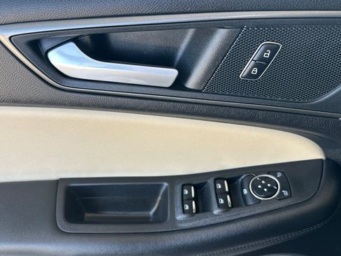 Used 2024 Ford Edge SE image 11