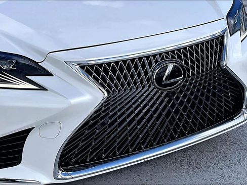Used 2018 Lexus LS 500 w/ Interior Upgrade Package image 28