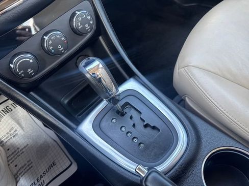 Used 2013 Chrysler 200 Limited image 25
