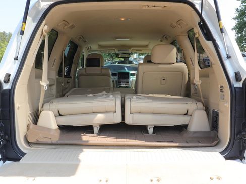 Used 2013 Lexus LX 570 4WD w/ Luxury Pkg image 17