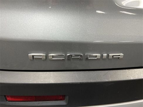 Used 2023 GMC Acadia SLE w/ Driver Convenience Package image 31