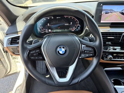 Used 2023 BMW 530e w/ Premium Package RWD image 24