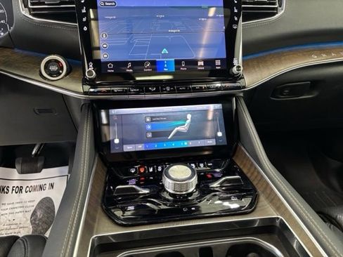 Used 2022 Jeep Grand Wagoneer Series I AWD/4WD image 19