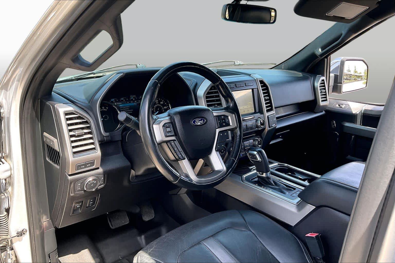Used 2018 Ford F150 Platinum w/ Equipment Group 701A Luxury AWD/4WD image 17