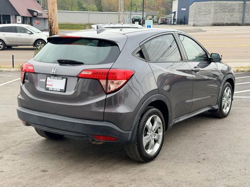 Used 2018 Honda HR-V LX image 6