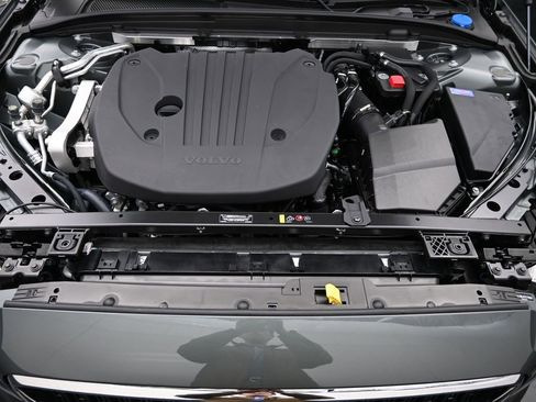 New 2026 Volvo V60 B5 Cross Country Ultra w/ Protection Package Premier AWD/4WD image 12