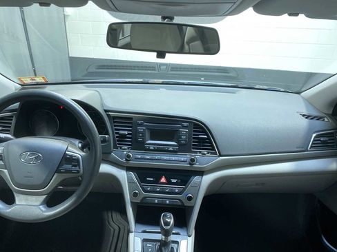 Used 2017 Hyundai Elantra SE FWD image 10