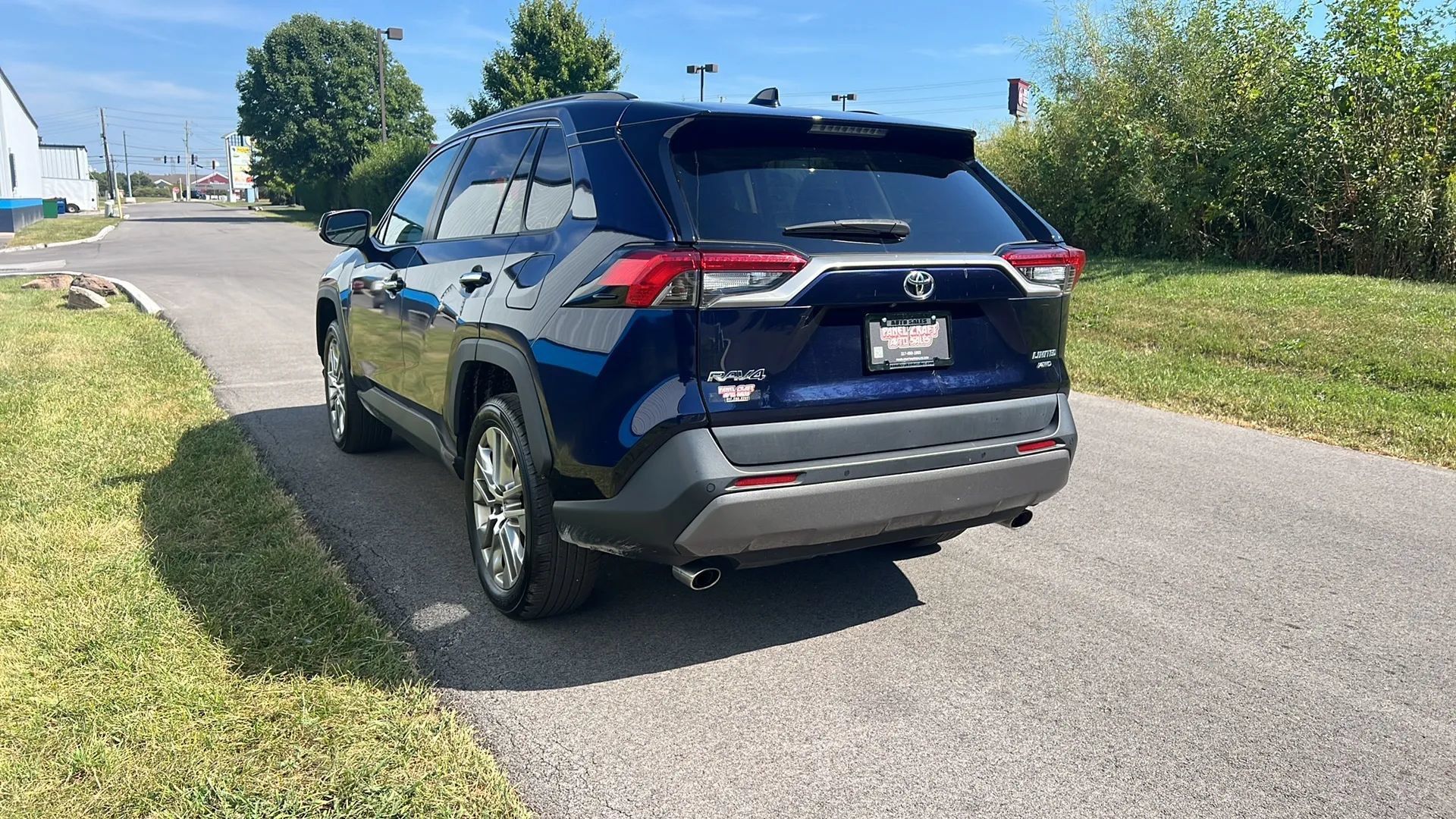Used 2019 Toyota RAV4 Limited w/ Advanced Technology Package AWD/4WD image 7