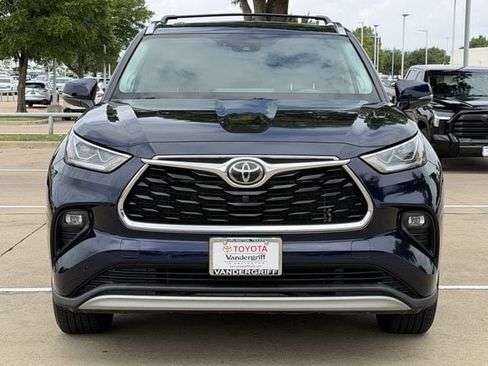 Used 2021 Toyota Highlander Platinum FWD image 8