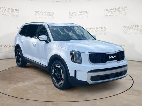 Used 2024 Kia Telluride EX FWD image 7