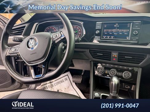 Used 2019 Volkswagen Jetta SE w/ Cold Weather Package FWD image 25