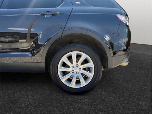 Used 2019 Land Rover Discovery Sport SE AWD/4WD image 15