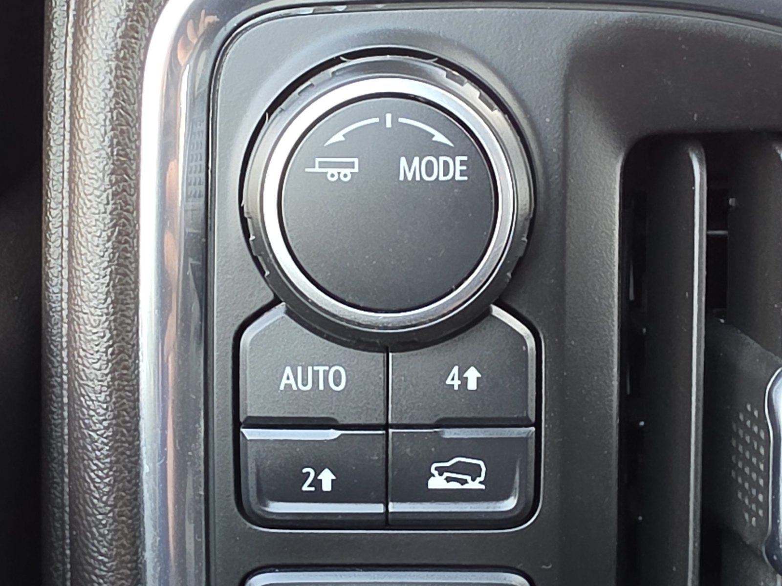 Used 2021 Chevrolet Silverado 1500 LT AWD/4WD image 7