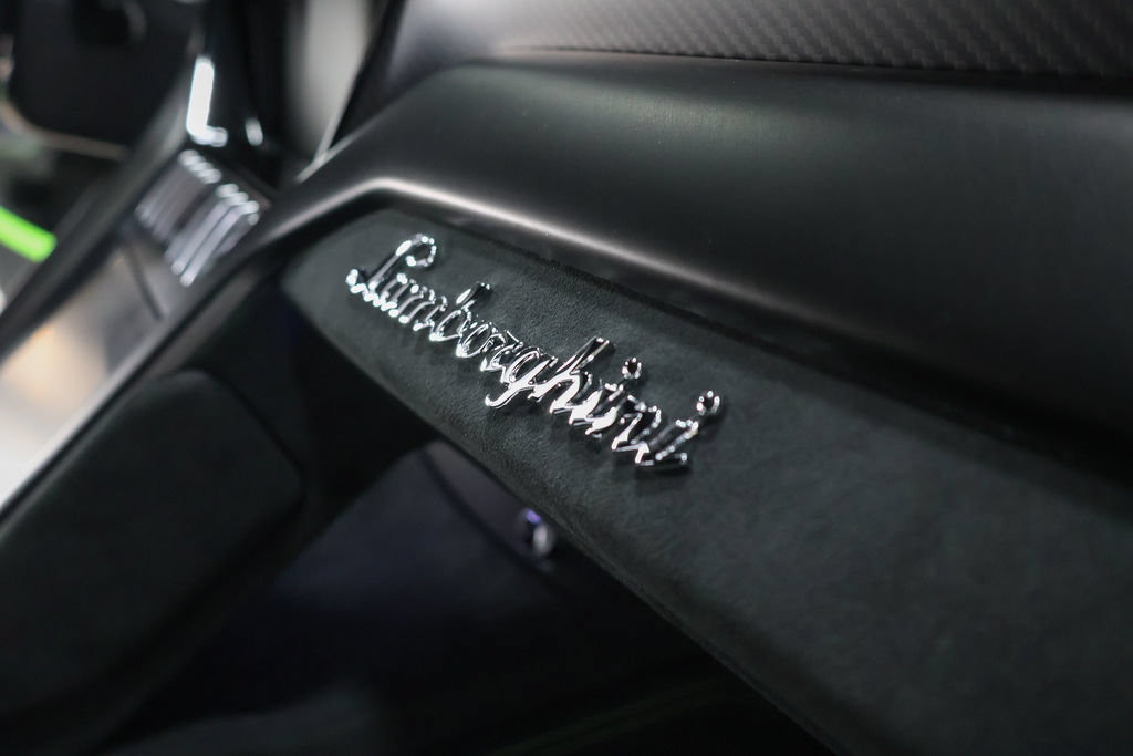 Used 2024 Lamborghini Urus Performante AWD/4WD image 39