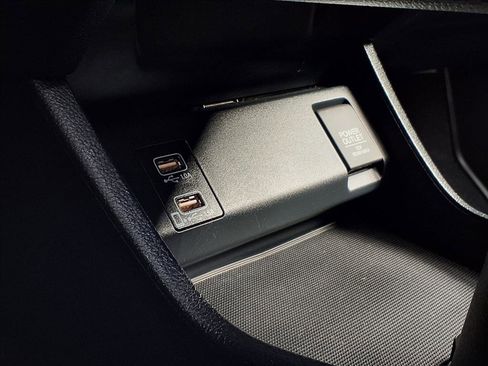 Used 2022 Honda HR-V EX image 9