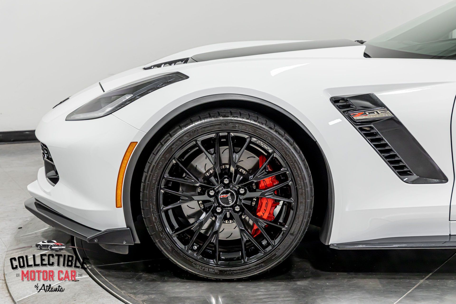 Used 2015 Chevrolet Corvette Z06 w/ 3LZ Preferred Equipment Group RWD image 40