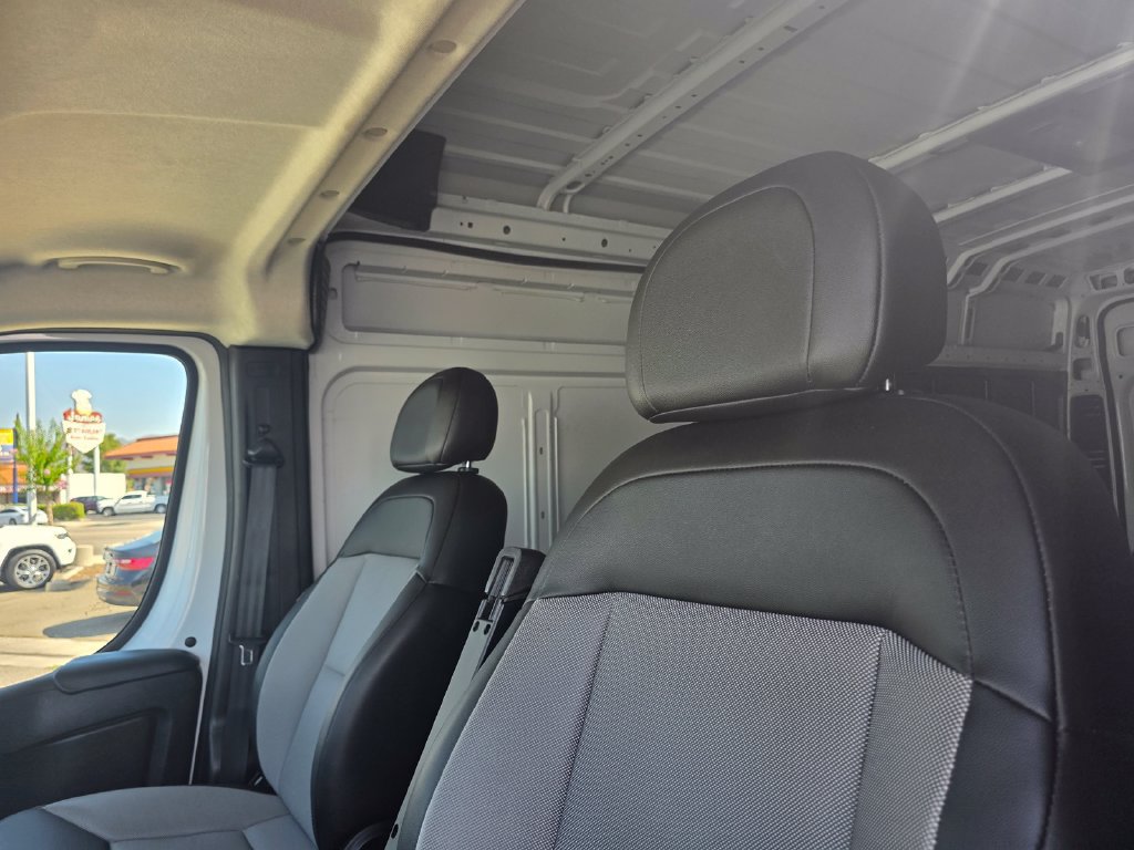 Used 2024 RAM ProMaster 2500 w/ Convenience Group FWD image 16
