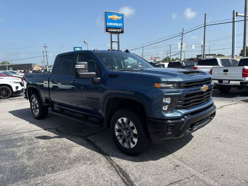 Used 2024 Chevrolet Silverado 2500 Custom w/ Custom Value Package AWD/4WD image 7