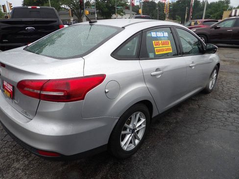 Used 2016 Ford Focus SE FWD image 5