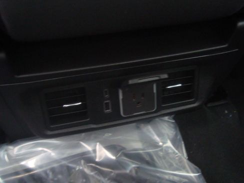 New 2026 GMC Sierra 2500 SLT w/ SLT Premium Package image 15