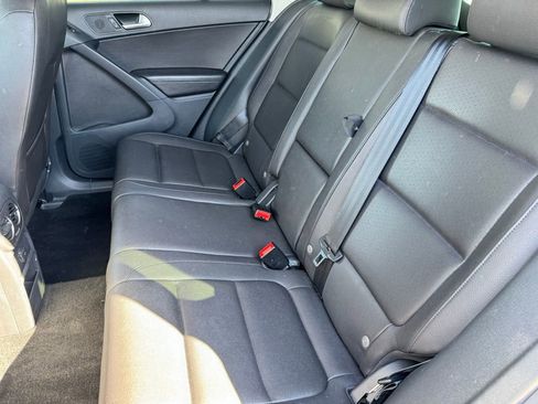 Used 2017 Volkswagen Tiguan S AWD/4WD image 7