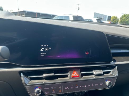 Used 2023 Kia Niro Wind w/ Wind Preserve Package FWD image 14