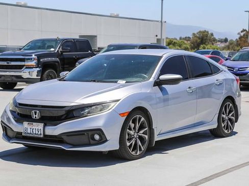 Used 2019 Honda Civic Sport image 3