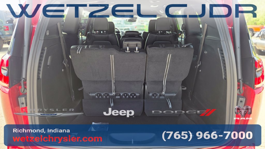 New 2027 Chrysler Pacifica Select FWD image 9