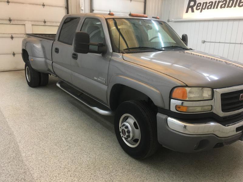 Used 2007 GMC Sierra 3500 SLT w/ Heavy-Duty Power Package AWD/4WD image 2