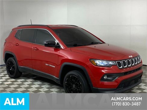 Used 2023 Jeep Compass Latitude image 13