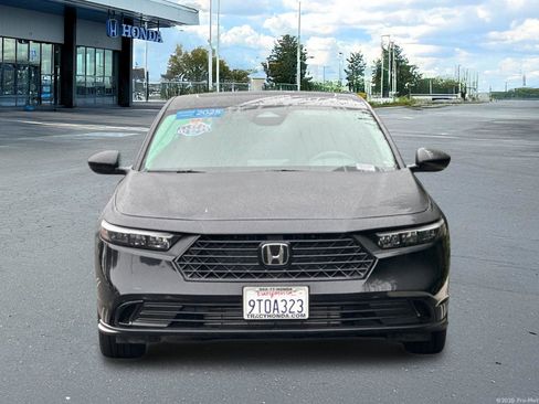 Certified 2025 Honda Accord SE image 14