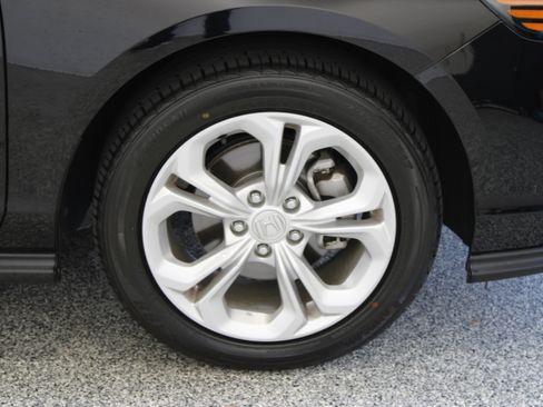 Used 2025 Honda Accord LX image 5