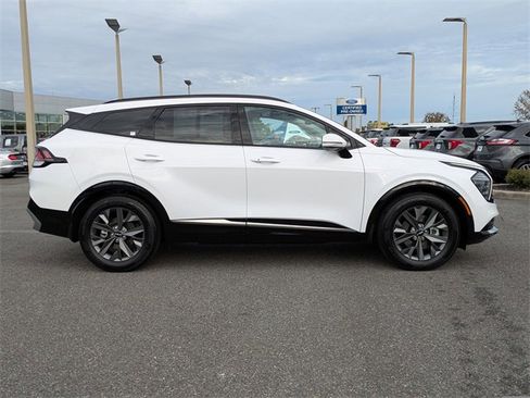 Used 2024 Kia Sportage SX image 3