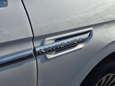 Used 2019 Lincoln Navigator Reserve w/ Cargo Package image 4