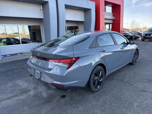 Used 2022 Hyundai Elantra SEL image 13