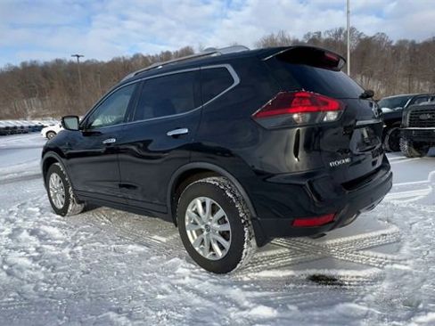 Used 2020 Nissan Rogue SV image 6