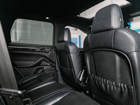 Used 2012 Porsche Cayenne image 4