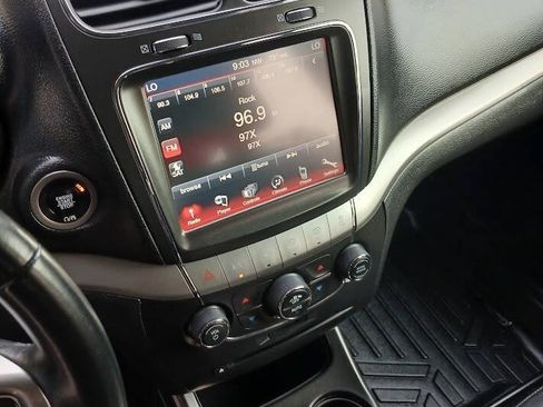 Used 2019 Dodge Journey Crossroad FWD image 6