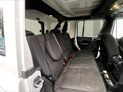 Used 2023 Jeep Wrangler Unlimited Rubicon 4xe image 10